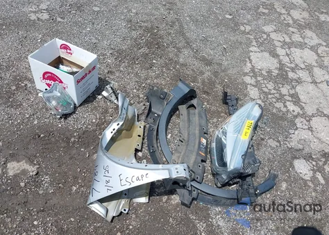 2017 Ford Escape Se z USA, uszkodzony, nr VIN 1FMCU9G98HUB95002